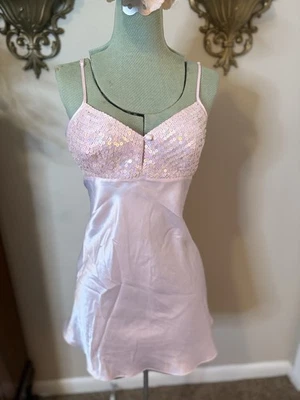 Vintage Victorias Secret Etiqueta Coroa Dourada Lantejoulas Cetim Rosa Chemise Xs - Imagem 1 de 4