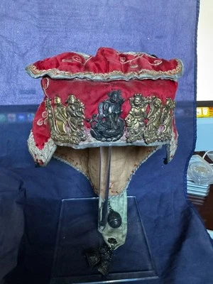 Antiguo sombrero infantil Qing chino de seda bordado ocho inmortales campanas de plata Foto 1 de 4