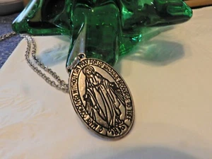 Our Lady Mary Silver tone Religious Pendant Medal w/ Silver tone chain ~ Pretty! - Picture 1 of 6