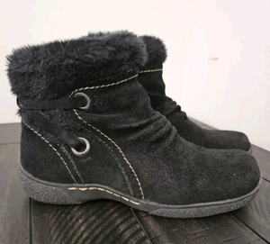 Bare Traps Womens Short Boots Black Suede Zipper ~ Size 7M - Picture 1 of 8