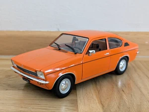 Modellino auto Metro 1:24 Opel Kadett 1200 C Coupè 1973 arancione metallo - Foto 1 di 8