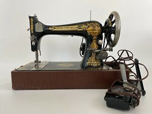 Antique Singer Manufacturing Co. SPHINX Superbuilt sewing machine c.1901 works 