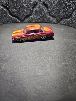 (Suelto) Hot Wheels 2017 '63 Chevy II Super Treasure Hunt 1:64 Foto 1 de 4