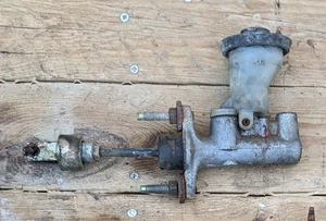 Toyota / AISIN Genuine Clutch Master Cylinder 5/8" - Picture 1 of 2
