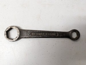 1906-08 DELUXE MOTOR CAR COMPANY WRENCH RARE