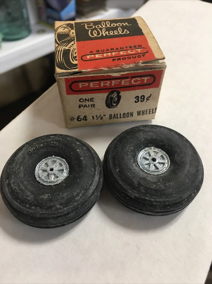 VTG PERFECT MODEL AIRPLANE BALLOON WHEELS #64 NOS IN ORIGINAL BOX - Image 1 of 1