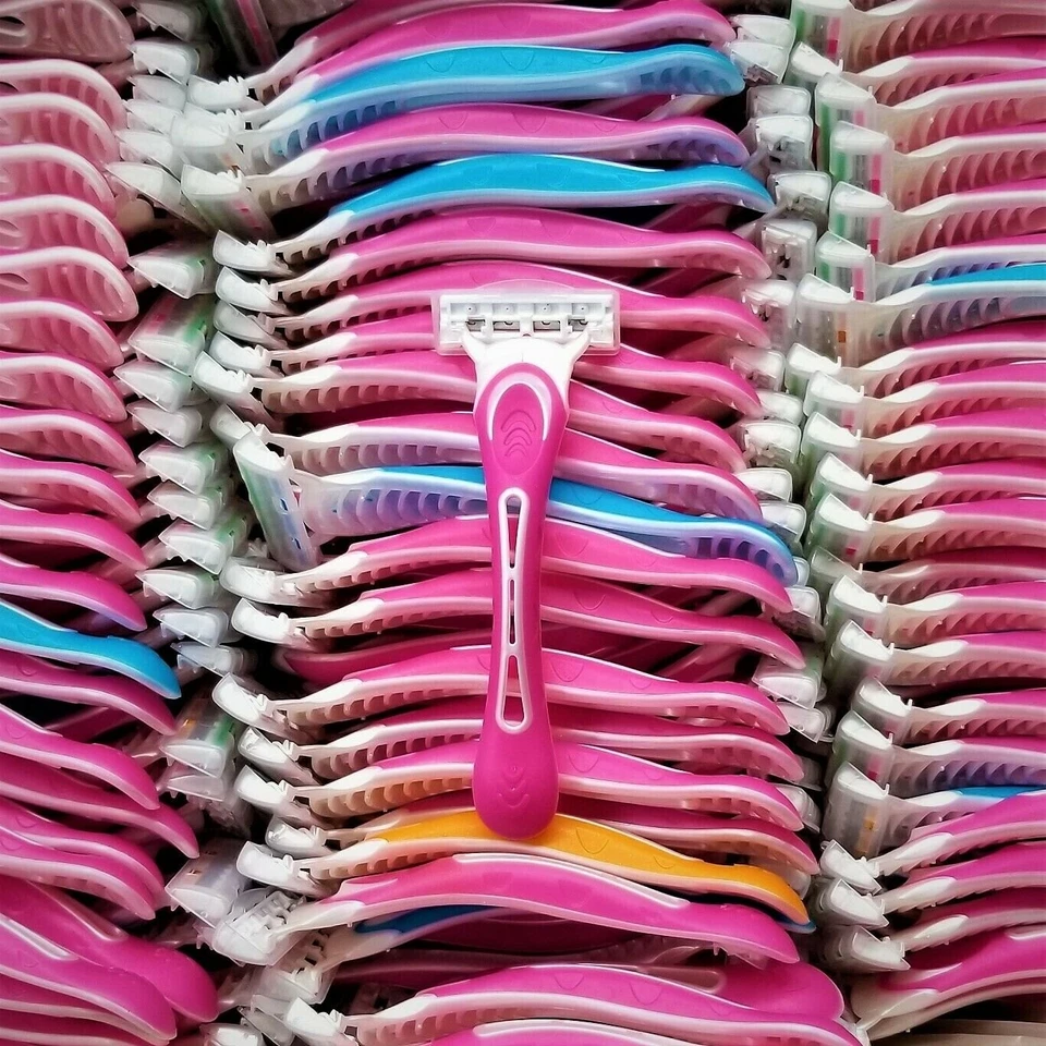 30 Pack - 3-Blade Women's Disposable Razors BULK - Image 1 of 4