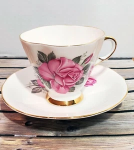 Society Fine China Tea Cup and Saucer with Gold Trim Made in England - Picture 1 of 8