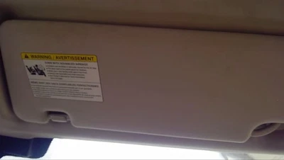 Passenger Right Sun Visor With Illumination Fits 10-16 LR4 9529379 - Image 1 of 4