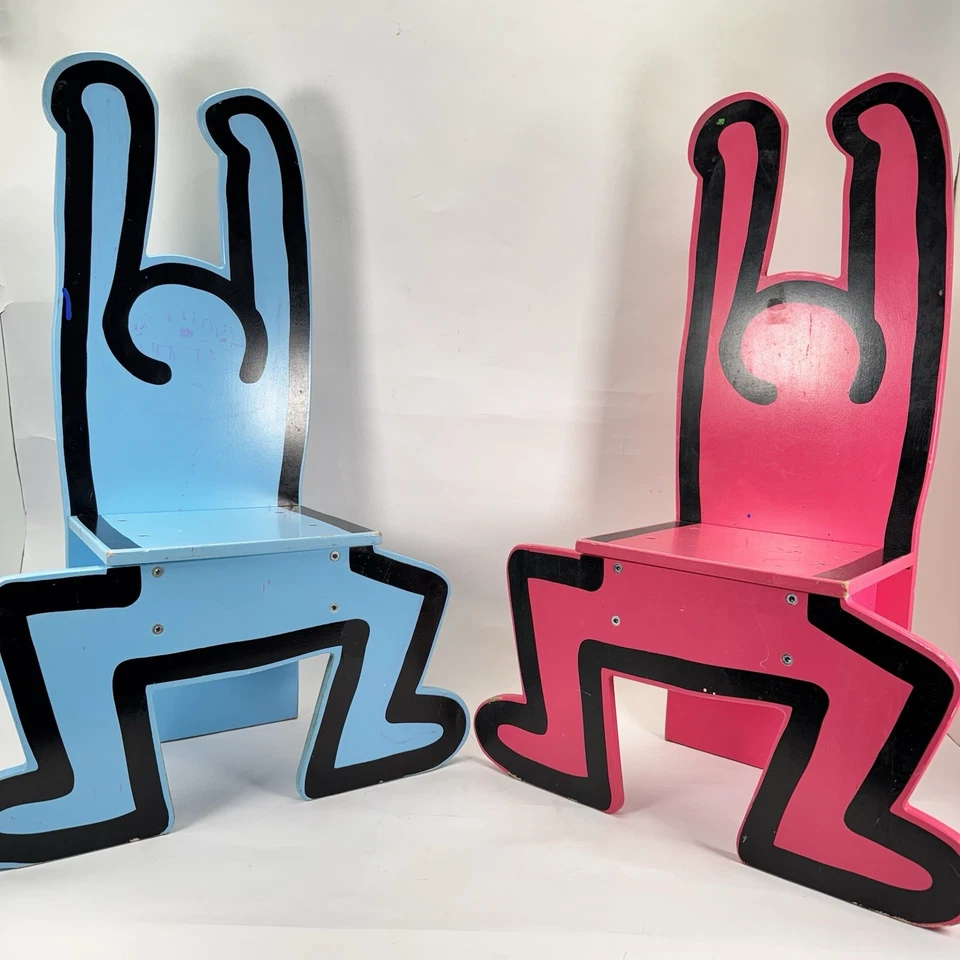 Lote de 2 sillas para niños Keith Haring de Vilac - ROJA Y AZUL *MUY DAÑADA* Foto 1 de 4