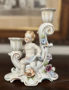 DRESDEN CHERUB Floral Porcelain Double Candle Stick Holder Applied Flowers - Bild 1 von 11