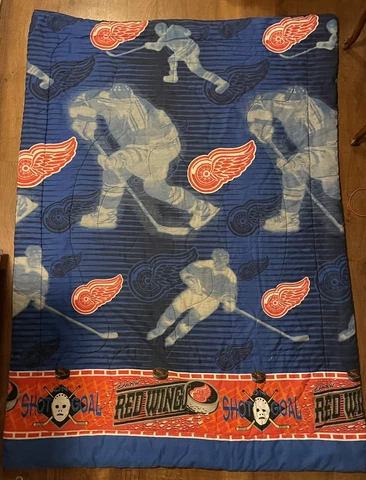 Vintage NHL Detroit Red Wings Logo Hockey Twin Bed Comforter Logo Puck - 85 x 62 Cover