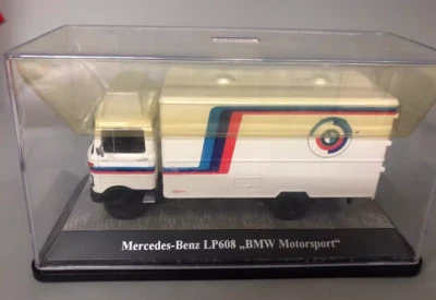 Coche fundido a presión de aleación 1/43 modelo Mercedes Benz LP608 BMW Motorsport Foto 1 de 4
