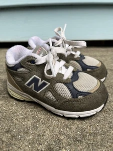 New Balance 990 V6 grau/weiß Kleinkind Turnschuhe Größe 6 C - Bild 1 von 10