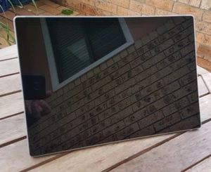 Microsoft Surface Pro 5 - i5 Gen 7 - 8 GB - 256 GB SSD - Win 10 Pro - Picture 1 of 7