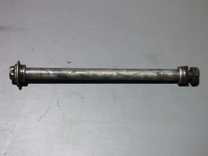 ASSE MANDRINO RUOTA POSTERIORE ORIGINALE HONDA CBR600F 2011-13 E DISTANZIALI - Foto 1 di 5