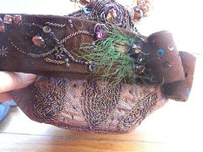 BOLSO CON CUENTAS TAPIZ RICO MARY FRANCES Foto 1 de 4