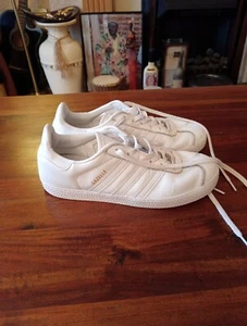 Adidas Gazelle White Trainer Size 4.5 UK - Picture 1 of 11