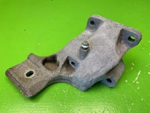 LAND ROVER DISCOVERY 4 LR4 09-15 RH Mount bracket 3.0 V6 AH22-6037-BA - Picture 1 of 3