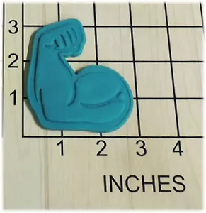 Cortador y sello de galletas de fondant con forma muscular de lucha de brazos #1416 - Imagen 1 de 1