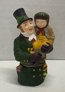 Department 56 Bob Cratchit & Tiny Tim “¡Dios nos bendiga, todos!” Baratija... - Imagen 1 de 4