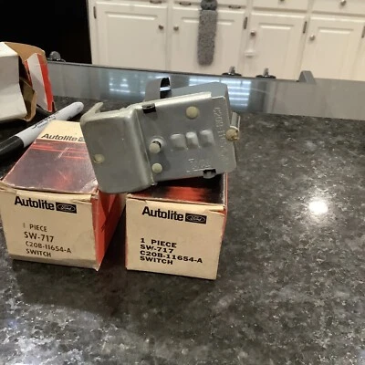 Nos 1962-1964 Ford Fairlane Headlamp Switch C2OB-11654-A - Image 1 of 4