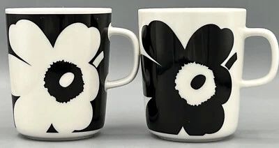 MARIMEKKO UNIKKO Lote 2 Tazas Flor Amapola Aniversario Set Negro Juhla Cerámica Taza Foto 1 de 4