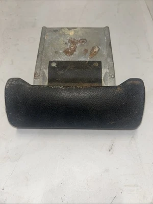 1970 1971 1972 Pontiac GTO Le Mans T-37 Cinzeiro Conjunto Slider Bandeja de Cinzas OEM - Imagem 1 de 4