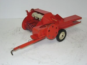 REBUILDERS/PARTS 1/16 TRU-SCALE BALER missing chute 1959 vintage - Picture 1 of 4