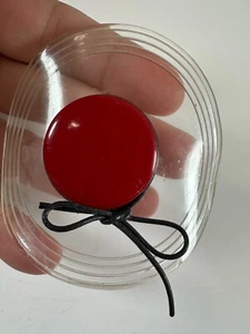 Vintage Bakelite Brooch Clear Lucite Hat Red Wavy With ribbon Tested - Picture 1 of 6