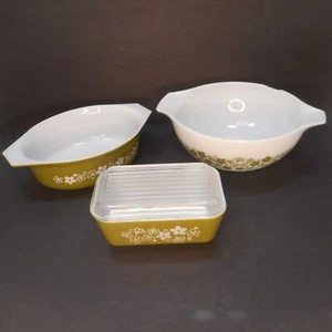 Lot of 3 Pyrex Bowls Crazy Daisy Spring Blossom 0502 W/ Lid, 043 & 443 - Picture 1 of 12