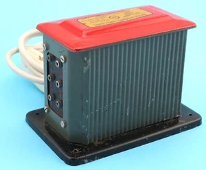 PICO Transformator (0-24 V) VEB Elektroschaltgeräte Saalfeld für Modelleisenbahn - Picture 1 of 3
