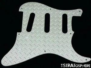 * NEW Stratocaster PICKGUARD for Fender Vintage Strat 8 Hole Diamond Plate Print - Picture 1 of 2