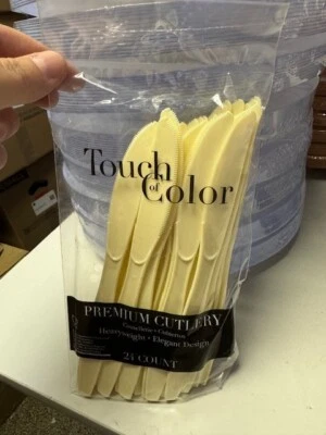 Ivory Heavy Duty Premium Cutlery Plastic Knives 24ct. Party Supply New!!! - Image 1 of 2