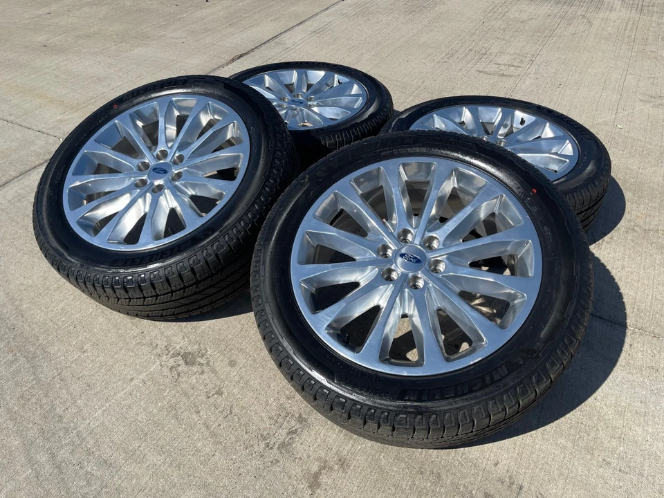 Llantas 22" Ford F-150 Limited Plus OEM 10174 Expedition neumáticos Foto 1 de 4