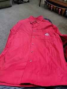 Ohio State PEQUEÑA PARA HOMBRES Camisa de Vestir Campus Especialidades Escarlata Larga Slv Abotonada - Imagen 1 de 7