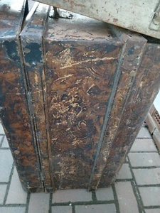 vintage metal steamer trunk, poss retro furniture, storage. - Picture 1 of 16
