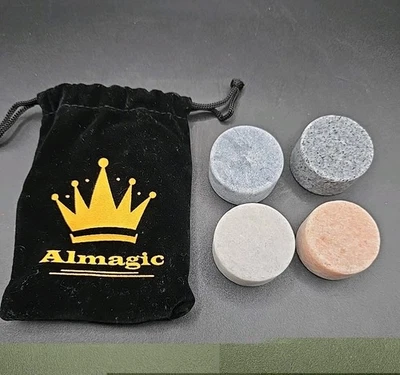 Piedras de enfriamiento para bebidas - Juego de 4 piedras de whisky con bolsa Foto 1 de 2