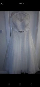 Plus Size 18 Wedding Dress , A-line Small Train, Brand New, No Alterations - Picture 1 of 4