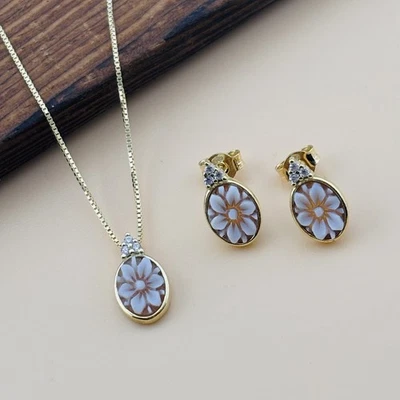 Orecchini a lobo piccoli argento 925 dorato con cammeo fiore ovale artigianale - Immagine 1 di 4