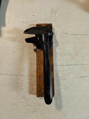 Cascanueces de hierro fundido Brighton vintage pintado negro montaje en pared  Foto 1 de 4