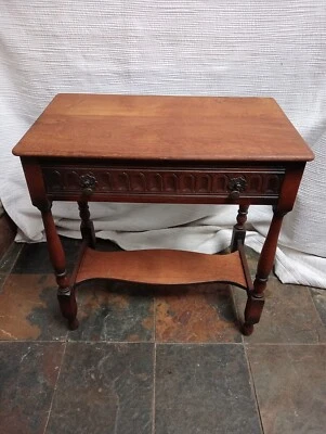 Consola/mesa de salón de roble * Foto 1 de 4