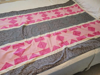 Manta 100% Algodón Rosa y Gris Patrón Medidas: 58"X42"  Foto 1 de 4