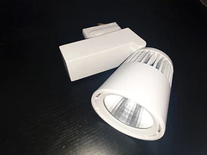 Foco LED 3 fases - Lival Ecoclean CLL032 30,4W blanco cálido 3000K 850mA - Imagen 1 de 4