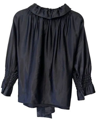 Blusa grande Pot Pourri Venezia con volantes de seda manga campana azul marino cintura corbata Foto 1 de 4