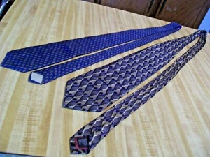 2 corbatas para el cuello para hombre; azul con diseño de lágrima roja y diseño de diamante gris seda/bronceado; T20 - Imagen 1 de 12