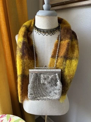 Impresionante Cartera de Colección Años 60 Plateada con Cuentas Cierre de Bloqueo Hecha en Hong Kong! Foto 1 de 4