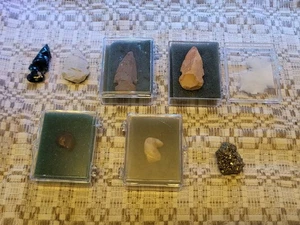 ¡Rara colección coleccionable de puntas de flecha y fósiles! - Imagen 1 de 13