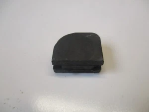 KAWASAKI NOS/OEM ENGINE CRANKCASE GROMMET G31M CENTURION 1970-1971 16135-007 - Picture 1 of 3