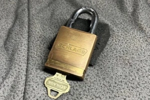 SCHLAGE Commercial KS43 Padlock 2" Shackle Removeable Core 1 KEY - Picture 1 of 3
